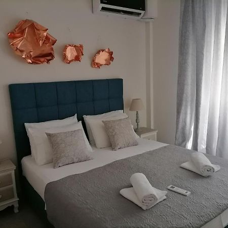 Petrani Suite 1 Néa Péramos Exteriér fotografie