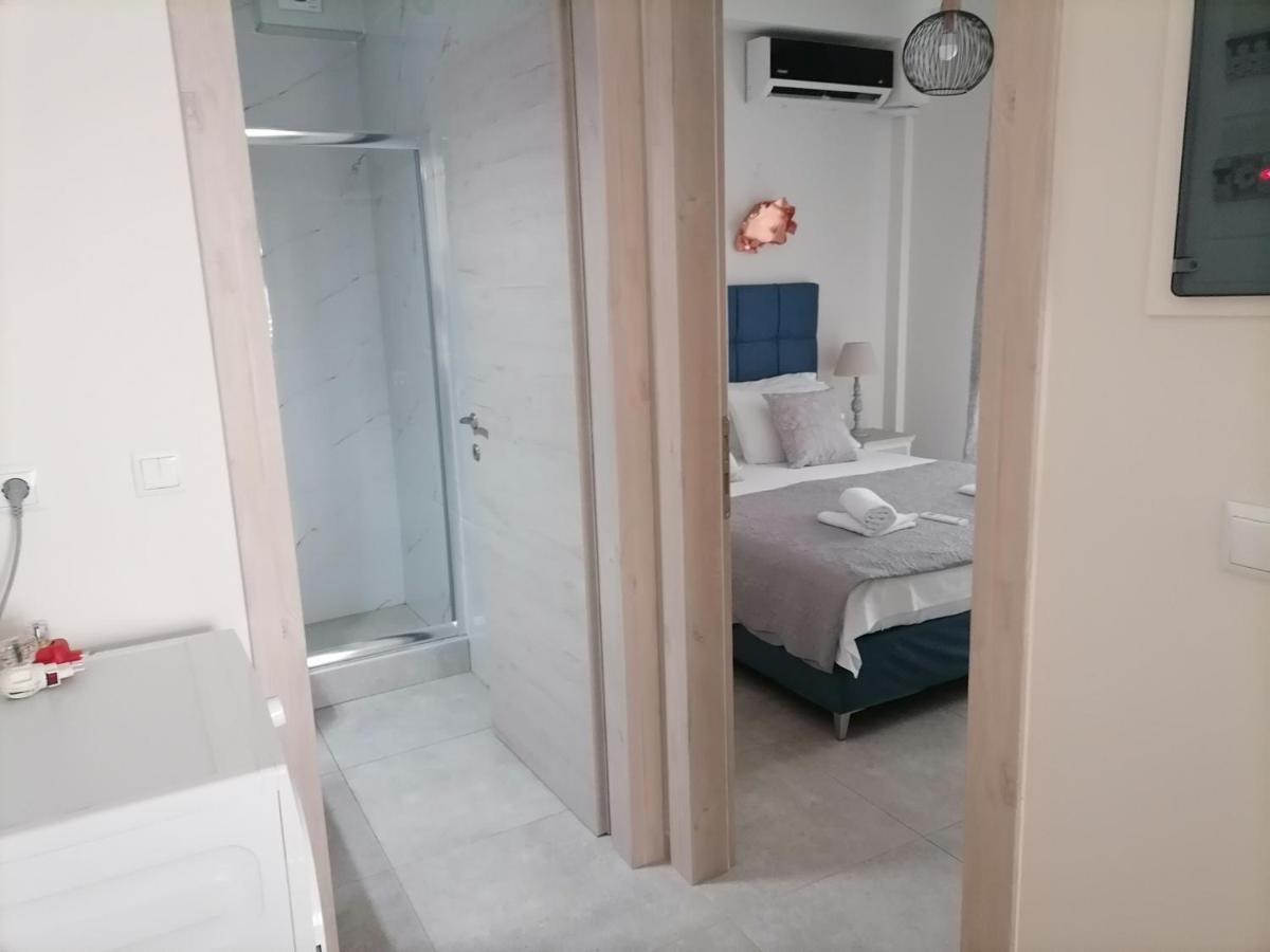 Petrani Suite 1 Néa Péramos Exteriér fotografie