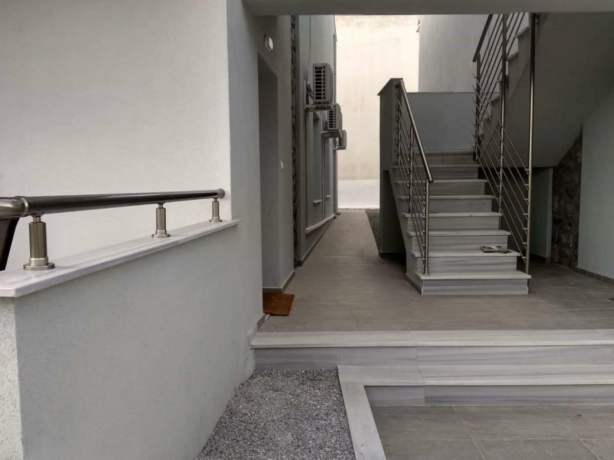 Petrani Suite 1 Néa Péramos Exteriér fotografie